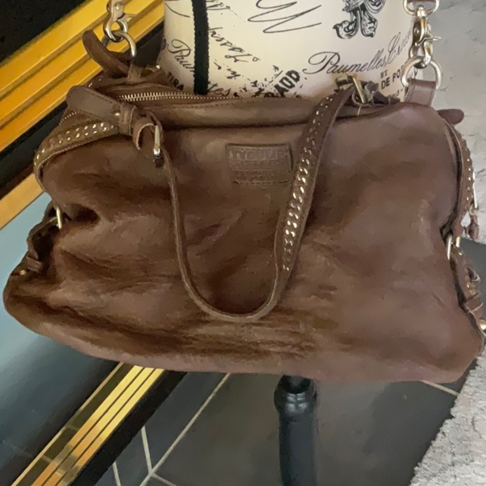 Tyoulip Sisters leather purse